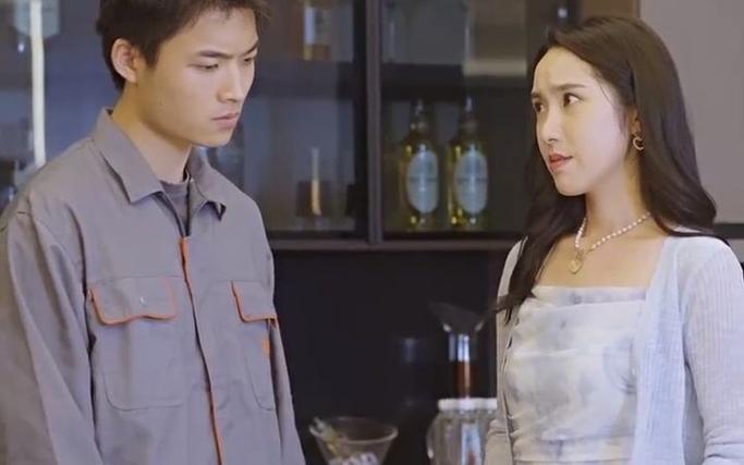 成為快遞員后，我有了七個老婆(全集)